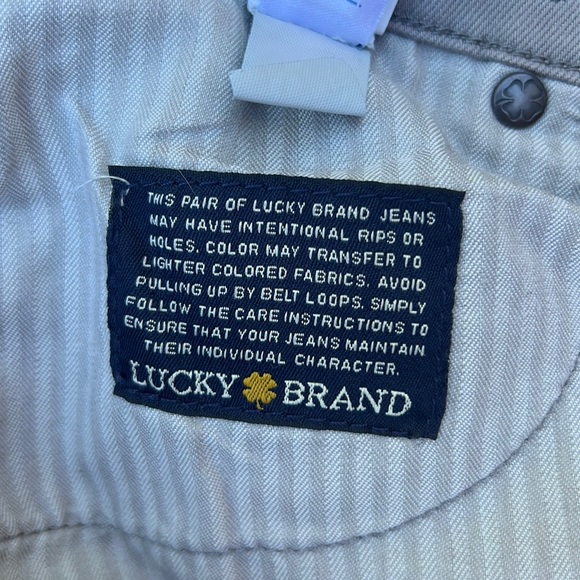 Lucky Brand NWOT “Charlie Super Skinny” skull and crossbones raw hem jeans SZ 26 - Picture 7 of 9